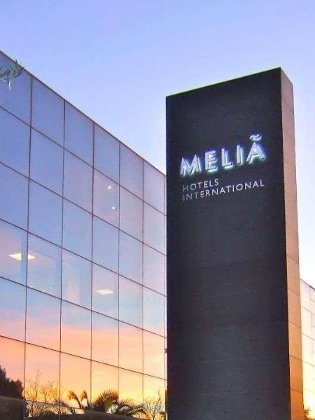 Melia Adhiwangsa Hotel Surabaya (237 Unit)